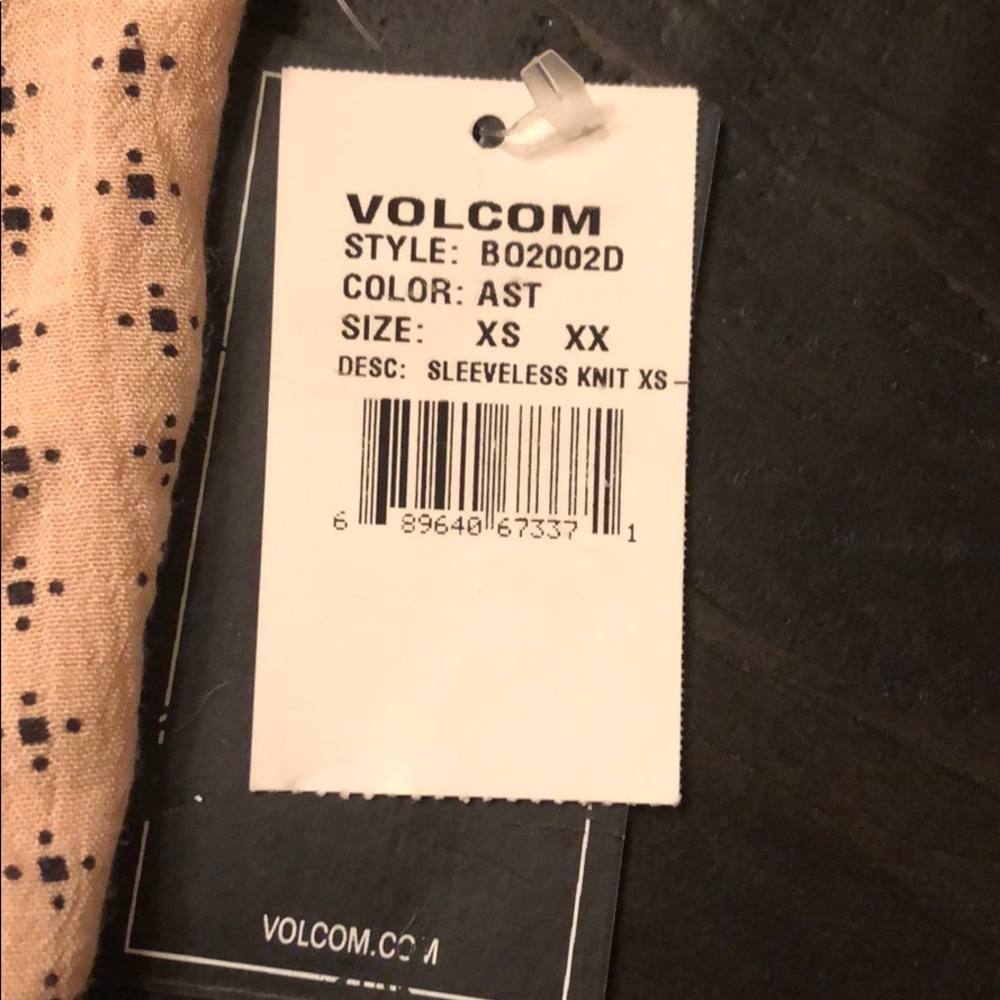 New With Tags- Volcom Tank Top - Picture 2 of 3